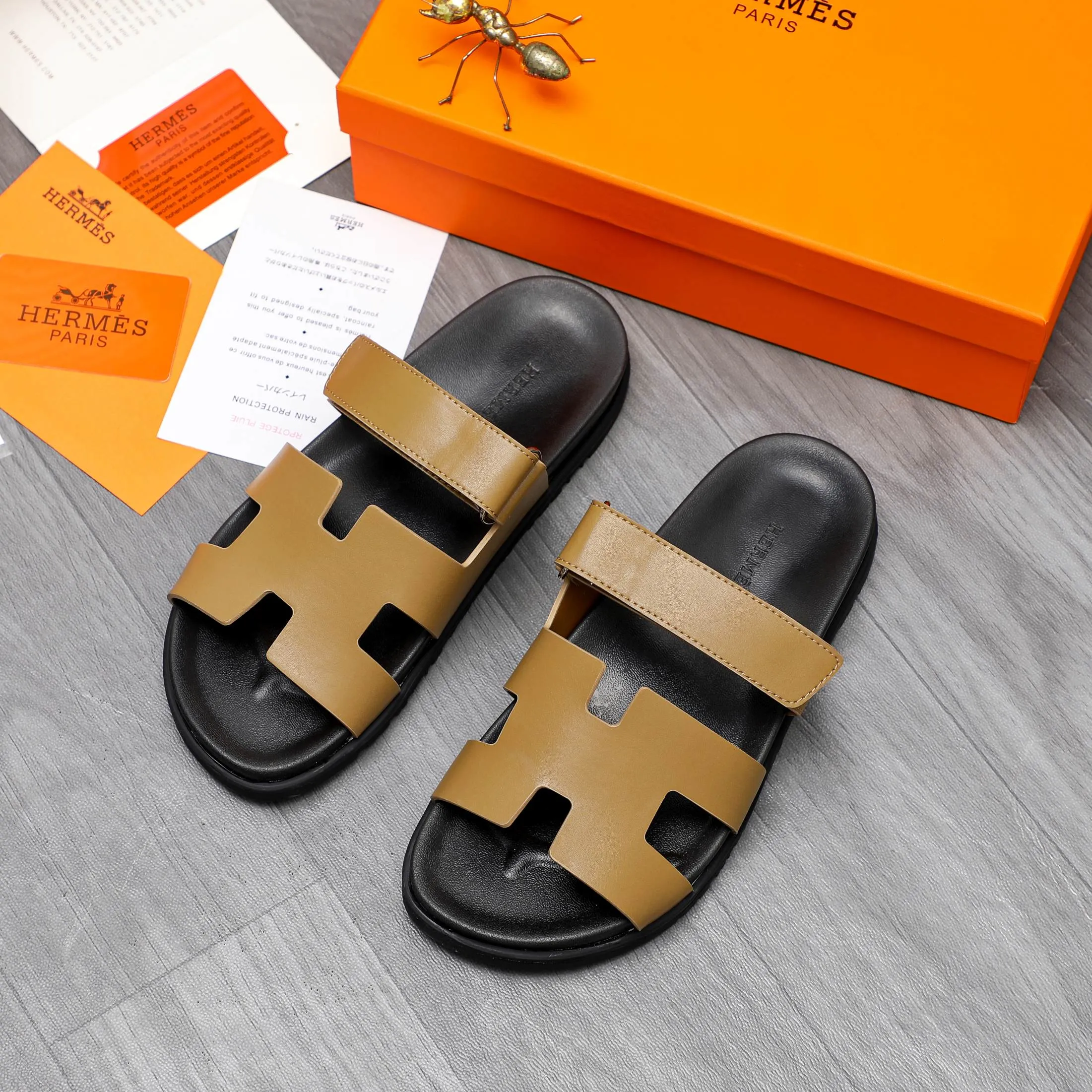 Men's shoes 💰340 Product trademark: Hermes "Hermes" Couple's slippers Regular size: 36-46 Product materials: Selected high-quality cowhide upper, microfiber lining, original outsole
